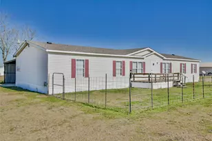 4040 Dillard Ct, Joshua, TX 76058 - Photo 2