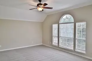 211 Moss Hill Rd, Irving, TX 75063 - Photo 10