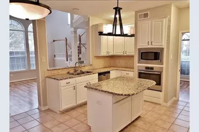 211 Moss Hill Road, Irving, TX 75063 - Photo 4
