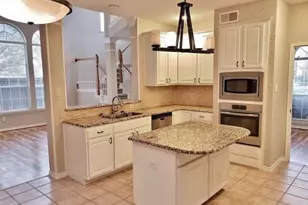 211 Moss Hill Rd, Irving, TX 75063 - Photo 4