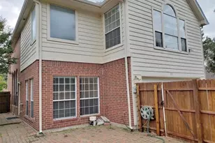 211 Moss Hill Rd, Irving, TX 75063 - Photo 10