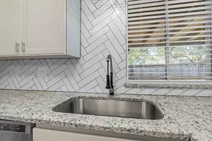 11813 Leisure Dr, Dallas, TX 75243 - Photo 12