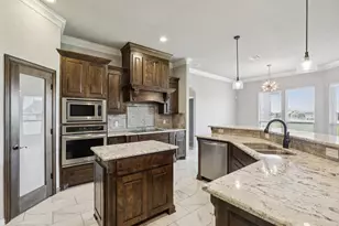 1020 Jesse James Ln, Springtown, TX 76082 - Photo 10