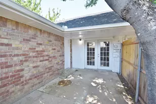 438 Finch Dr, DeSoto, TX 75115 - Photo 10
