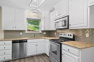 839 Yellowstone Dr, Grapevine, TX 76051 - Photo 10