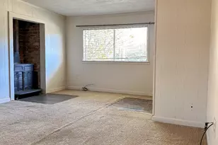 1402 Avenue J, Cisco, TX 76437 - Photo 6