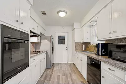 1008 Sherwood Drive, Bedford, TX 76022 - Photo 12