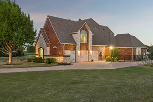 6532 Gehrig Cir, Burleson, TX 76028 - Photo 2