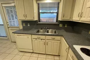 2705 Cummings Dr, Bedford, TX 76021 - Photo 10