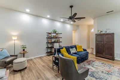 2521 Fairmont Drive, Grand Prairie, TX 75052 - Photo 6