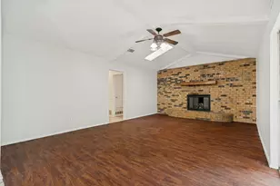 1203 Linda Ln, Cleburne, TX 76033 - Photo 2