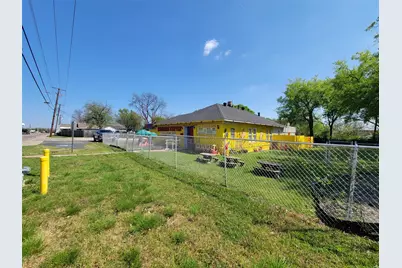 4918 Broadway Avenue, Haltom City, TX 76117 - Photo 2