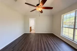 416 Fossil Rock Dr, Azle, TX 76020 - Photo 4