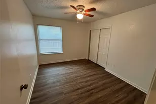 2514 Livingston Ln, Grand Prairie, TX 75052 - Photo 22