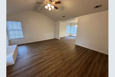 2514 Livingston Lane, Grand Prairie, TX 75052 - Photo 2