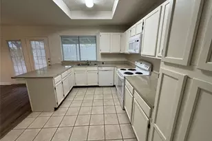 2514 Livingston Ln, Grand Prairie, TX 75052 - Photo 14