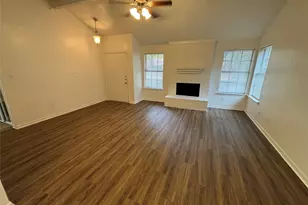 2514 Livingston Ln, Grand Prairie, TX 75052 - Photo 4