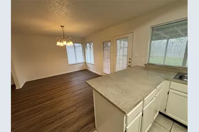 2514 Livingston Lane, Grand Prairie, TX 75052 - Photo 14