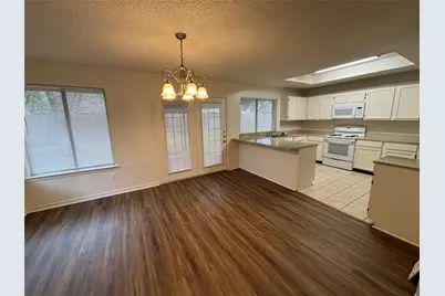 2514 Livingston Lane, Grand Prairie, TX 75052 - Photo 8