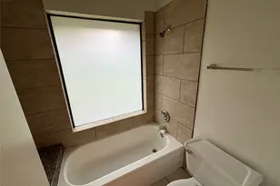 2514 Livingston Ln, Grand Prairie, TX 75052 - Photo 24