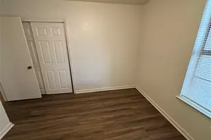 2514 Livingston Ln, Grand Prairie, TX 75052 - Photo 26