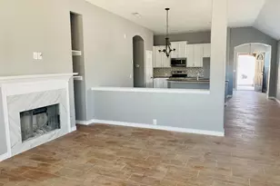 548 Kerry St, Crowley, TX 76036 - Photo 12