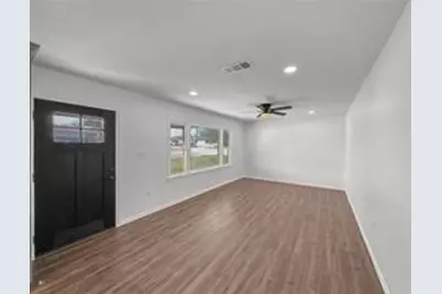 501 Roach Street, Bowie, TX 76230 - Photo 2