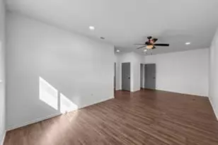 501 Roach St, Bowie, TX 76230 - Photo 8