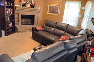 1312 Sunshine Ct, Lancaster, TX 75134 - Photo 4