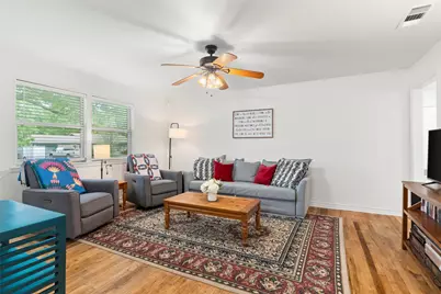 807 Elizabeth Boulevard, Granbury, TX 76048 - Photo 4