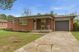 807 Elizabeth Blvd, Granbury, TX 76048 - Photo 2