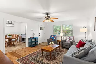 807 Elizabeth Blvd, Granbury, TX 76048 - Photo 6