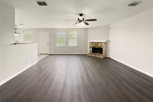 2043 Plains Ct, Grand Prairie, TX 75052 - Photo 6