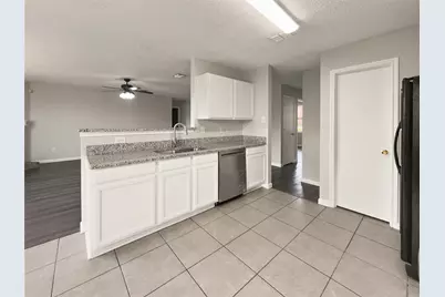 2043 Plains Court, Grand Prairie, TX 75052 - Photo 10