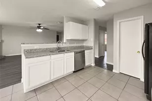 2043 Plains Ct, Grand Prairie, TX 75052 - Photo 10