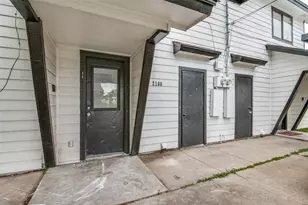 2166 E Arkansas Ln, Arlington, TX 76014 - Photo 4