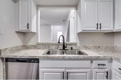 2166 E Arkansas Lane, Arlington, TX 76014 - Photo 16