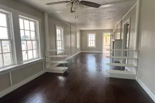 107 N Miller St, Breckenridge, TX 76424 - Photo 2