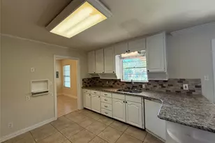 1135 Park Center St, Benbrook, TX 76126 - Photo 14