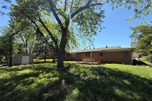 1135 Park Center St, Benbrook, TX 76126 - Photo 2