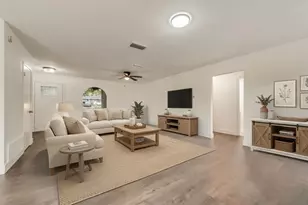 1614 Brent Ct, Grand Prairie, TX 75051 - Photo 4