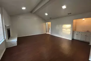 2716 Sibley Dr, Arlington, TX 76015 - Photo 2