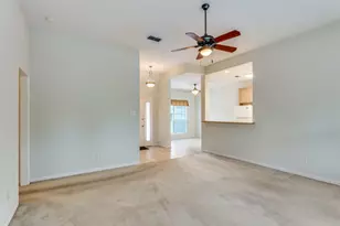 1014 Teresa Ct, Granbury, TX 76048 - Photo 4