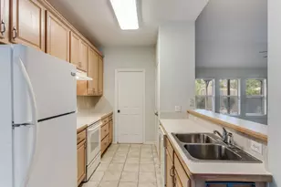 1014 Teresa Ct, Granbury, TX 76048 - Photo 8