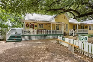1002 W Pearl St, Granbury, TX 76048 - Photo 4