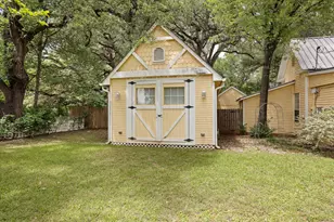1002 W Pearl St, Granbury, TX 76048 - Photo 36