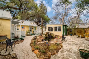 1002 W Pearl St, Granbury, TX 76048 - Photo 34