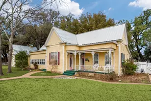 1002 W Pearl St, Granbury, TX 76048 - Photo 4