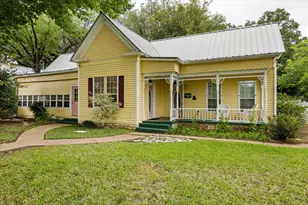 1002 W Pearl St, Granbury, TX 76048 - Photo 2