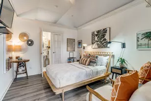 1002 W Pearl St, Granbury, TX 76048 - Photo 12